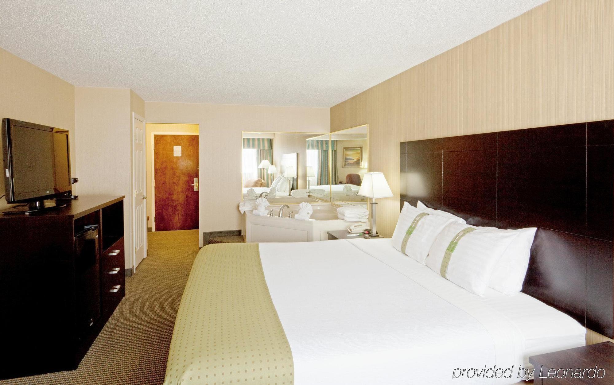 Days Inn By Wyndham Plattsburgh Pokoj fotografie